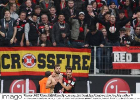 Leverkusen Admir Mehmedi (Bayer 04 Leverkusen 14) und Hakan Calhanoglu (Bayer 04 Leverkusen 10) beim Torjubel nach dem Treffer zum 4:3 Bayer 04 Leverkusen vs VfB Stuttgart, Fussball, 1. Bundesliga, 24.10.2015, Copyright: Schülerx xEibner-Pressefoto EP_jse