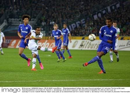 Moenchengladbach Raffael (Borussia Moenchengladbach 11) mit einer Torchance Borussia Moenchengladbach vs Schalke 04, Fussball, 1. Bundesliga, 25.10.2015, Copyright: Schueler Eibner-Pressefoto EP_JSE