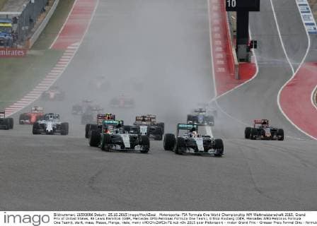 Motorsports: FIA Formula One World Championship WM Weltmeisterschaft 2015, Grand Prix of United States, 44 Lewis Hamilton (GBR, Mercedes AMG Petronas Formula One Team), 6 Nico Rosberg (GER, Mercedes AMG Petronas Formula One Team), start, mass, Masse, Menge, viele, many xHOCHxZWEIx