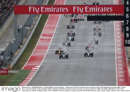 Motorsports: FIA Formula One World Championship WM Weltmeisterschaft 2015, Grand Prix of United States, 6 Nico Rosberg (GER, Mercedes AMG Petronas Formula One Team), 44 Lewis Hamilton (GBR, Mercedes AMG Petronas Formula One Team), 3 Daniel Ricciardo (AUS, Infiniti Red Bull Racing), 26 Daniil Kvyat (RUS, Infiniti Red Bull Racing), start, mass, Masse, Menge, viele, many xHOCHxZWEIx