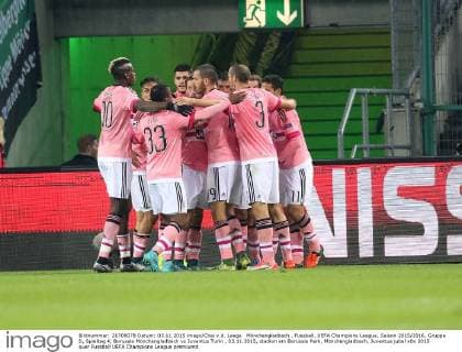 Mönchengladbach , Fussball, UEFA Champions League, Saison 2015 2016, Gruppe D, Spieltag 4, Borussia Mönchengladbach vs Juventus Turin , 03.11.2015, stadion am Borussia Park, Mönchengladbach, Juventus jubel