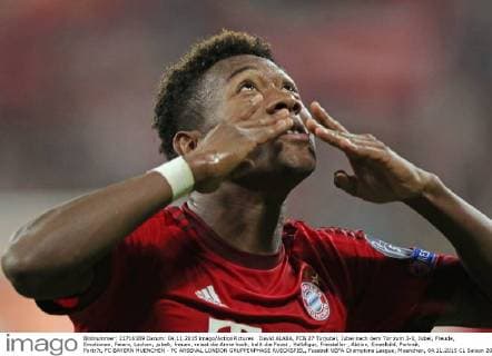 David ALABA, FCB 27 Torjubel, Jubel nach dem Tor zum 3-0, Jubel, Freude, Emotionen, Feiern, Lachen, jubelt, freuen, reisst die Arme hoch, ballt die Faust , Halbfigur, Freisteller , Aktion, Einzelbild, Portrait, Portr?t, FC BAYERN MUENCHEN - FC ARSENAL LONDON GRUPPENPHASE RUECKSPIEL, Fussball UEFA Champions League, Muenchen, 04.11.2015 CL Saison 2015 2016, FCB, Muenchen
