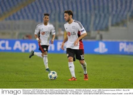 IPP20151104 Football - soccer: UEFA Champions League, AS Rom - Bayer 04 leverkusen, Hakan Calhanoglu mentre imposta un azione (Hinweis: Verwendung nur in Deutschland - only Germany) xHOCHxZWEIx xItalyxPhotoxPressx