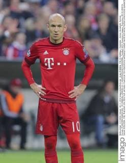 Arjen ROBBEN, FCB 10 Halbfigur, Freisteller , Aktion, Einzelbild, Portrait, Porträt, FC BAYERN MUENCHEN - FC ARSENAL LONDON (5-1) GRUPPENPHASE RUECKSPIEL, Fussball UEFA Champions League, Muenchen, 04.11.2015 CL Saison 2015 2016, FCB, Muenchen