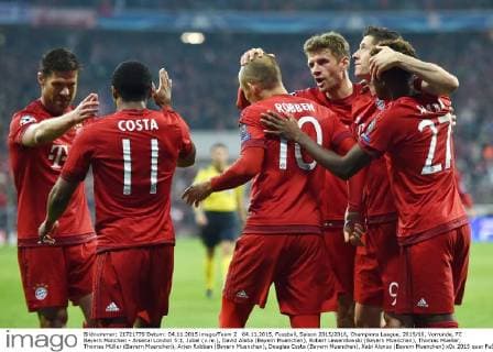 04.11.2015, Fussball, Saison 2015 2016, Champions League, 2015 16, Vorrunde, FC Bayern München - Arsenal London 5:1, Jubel (v.re.), David Alaba (Bayern Muenchen), Robert Lewandowski (Bayern Muenchen), Thomas Mueller, Thomas Müller (Bayern Muenchen), Arjen Robben (Bayern Muenchen), Douglas Costa (Bayern Muenchen), Xabi Alonso (Bayern Muenchen)