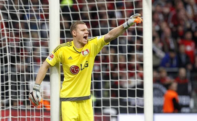 Leverkusen, Bayarena, 07.11.15: Torwart Bernd Leno (Bayer 04 Leverkusen) gibt Anweisungen im Spiel der 1. Bundesliga zwischen Bayer 04 Leverkusen vs. 1.FC Köln in der Saison 2015 2016.