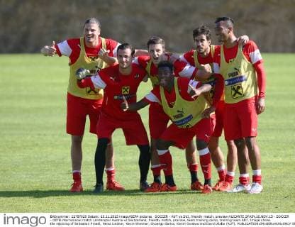 SOCCER - AUT vs SUI, friendly match, preview ALICANTE,SPAIN,10.NOV.15 - SOCCER - OEFB international match Länderspiel Austria vs Switzerland, friendly match, preview, team training camp, training team AUT. Image shows the rejoicing of Sebastian Proedl, Heinz Lindner, Kevin Wimmer, Gyoergy Garics, Karim Onisiwo and David Alaba (AUT). GEPAxpictures xChristianxOrt
