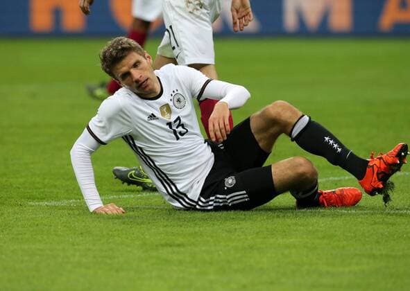 Paris, Fussball, Herren, Länderspiel, Freundschaftsspiel, Frankreich - Deutschland, 13.11.2015 , Stade de France, Paris, Thomas Müller, Deutschland, Aktion, Einzelbild