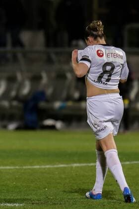 Sherida Spitse (LSK, 8) nach ihrem verschossenen Elfmeter im Elfmeterschießen, Freisteller, Einzelbild, Aktion, Action, enttäuscht schauend, Enttäuschung, Frustration, disappointed, pessimistisch, Fussball, UEFA Women s Champions League, 1. FFC Frankfurt - Lilleström SK Kvinner, xozx
