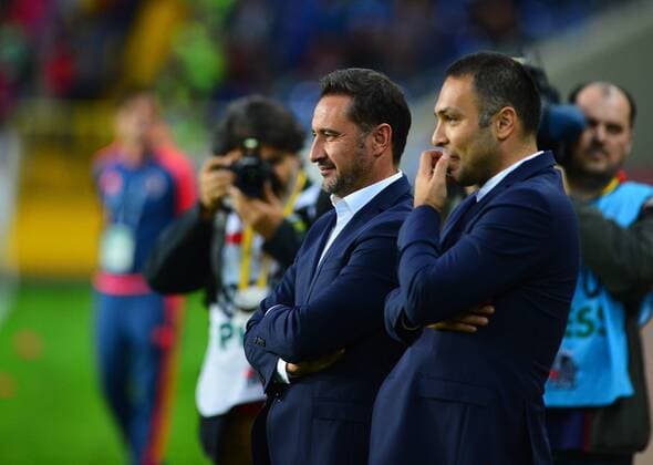 Turkey superlig match between Mersin Idman Yurdu and Fenerbahce in Mersin on November 21,2015. Final Score: Mersin Idman Yurdu 1 - Fenerbahce 3 Pictured: Coach Vitor Pereira of Fenerbahce.
