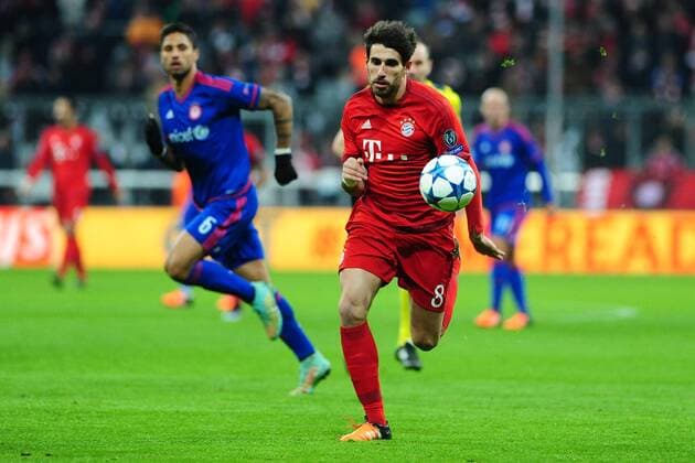 Fussball Champions League Vorrunde 5. Spieltag Bayern München - Olympiakos Piräus am 24.11.2015 in der Allianz-Arena in München Javi Martinez ( München ) xPBJPGx
