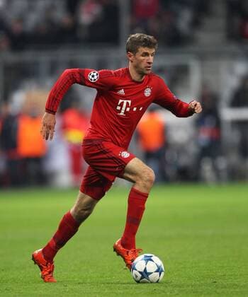 Fussball, Champions League, 2015 2016, Herren, Gruppenphase, 5. Spieltag, 24.11.2015, FC Bayern München - Olympiakos Piräus 4- 0, v.l. Freisteller, Einzelbild, Aktion, Ganzkörper, Ganzfigur, Einzelaktion, Thomas Müller, FC Bayern München,