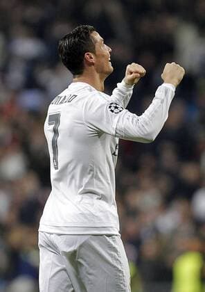 Partido de futbol entre el Real Madrid y el Malmo FF de la Champions League 2015 2016, celebrado en el estadio Santiago Bernabeu, en Madrid 08 12 2015. Soccer match between Real Madrid and Malmo FF of the 2015 2016 Champions League, held at the Santiago Bernabeu stadium, in Madrid 12 08 2015. Cristiano Ronaldo celebrate after scoring