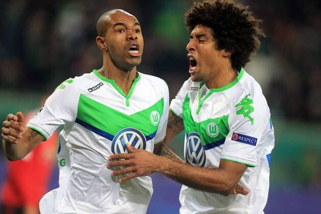 Fußball, Champions League, VfL Wolfsburg - Manchester United Naldo (Wolfsburg), jubelt nach seinem Tor zum 1:0, rechts Dante (Wolfsburg), VfL Wolfsburg - Manchester United ManU Champions League 2015 2016, Vorrunde, Gruppe B, Fussball, men, Maenner, soccer, Ergebnis, result Wolfsburg, 8.12.2015