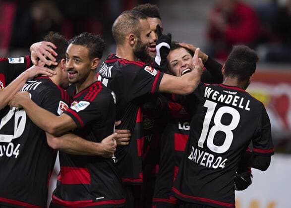 Leverkusen, 12.12.2015, BayArena Torjubel: Karim Bellarabi (Bayer), Ömer Toprak (Bayer), Javier Hernandez Chicharito (Bayer), Wendell (Bayer) Bayer Leverkusen - Borussia Mönchengladbach mm