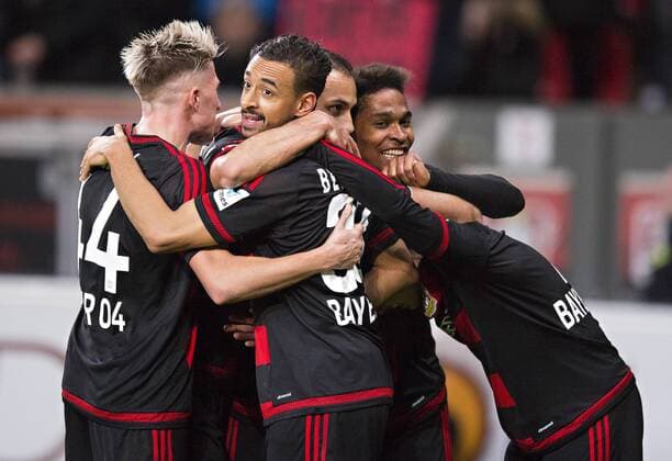 Leverkusen, 12.12.2015, BayArena Torjubel: Kevin Kampl (Bayer), Karim Bellarabi (Bayer), Ömer Toprak (Bayer), Wendell (Bayer) Bayer Leverkusen - Borussia Mönchengladbach mm