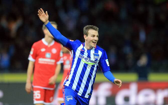 Vladimir Darida (Hertha BSC), jubelt nach seinem Tor zum 1:0 Hertha BSC Berlin - 1. FSV Mainz 05 1. Bundesliga 2015 2016, 1. BL, 1. Bundesliga, DFL, Fußball, Fussball, soccer, Herren, Männer, Männer, Deutschland, Germany, Ergebnis Berlin, 20.12.2015, Olympiastadion
