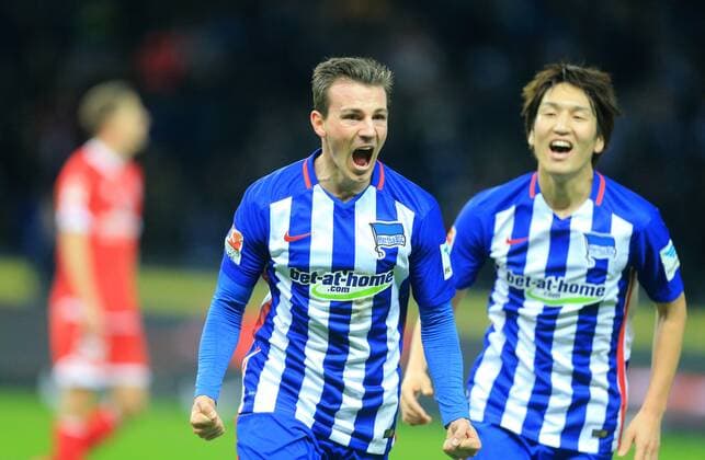 Vladimir Darida (Hertha BSC), jubelt nach seinem Tor zum 1:0, rechts Genki Haraguchi (Hertha BSC), Hertha BSC Berlin - 1. FSV Mainz 05 1. Bundesliga 2015 2016, 1. BL, 1. Bundesliga, DFL, Fußball, Fussball, soccer, Herren, Männer, Männer, Deutschland, Germany, Ergebnis Berlin, 20.12.2015, Olympiastadion