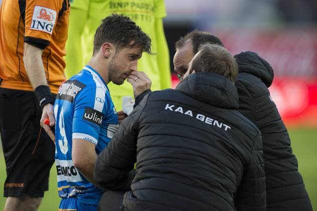 - GENT, BELGIUM: Gent s Brecht Dejaegere receives medical treatment during the Jupiler Pro League match between KAA Gent and RSC Anderlecht, in Gent, Sunday 17 January 2016, on day 22 of the Belgian soccer championship. JASPERxJACOBS x04775370x