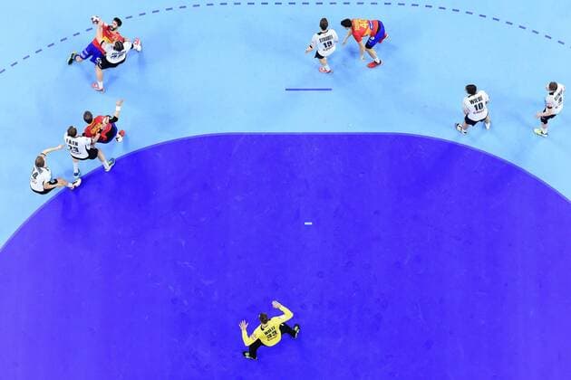 31.01.2016 KRAKOW , TAURON ARENA UL. LEMA 7, EUROPEAN HANDBALL CHAMPIONSHIP MEN S, EM NATIONALTEAM, FINAL GAME GERMANY - SPAIN: RAUL ENTRERRIOS , RUNE DAHMKE , STEFFEN FÄTH , JULEN AGUINAGALDE , MARTIN STROBEL , ALEX DUJSHEBAEV , ANDREAS WOLFF , ( DECKENKAMERA - REMOTE CAMERA ) FRANCExOUT! 20160131CSMS0072