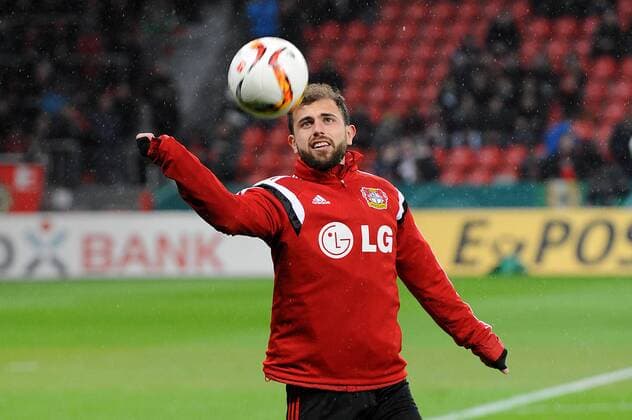 Leverkusen Admir Mehmedi ( Bayer 04 Leverkusen ) mit Ball. 09.02.2016 --- Fussball --- DFB Pokal --- Bayer 04 Leverkusen vs SV Werder Bremen Foto : Thomas Thienel Eibner Copyright: Thienelx Eibner-Pressefoto EP_ttl