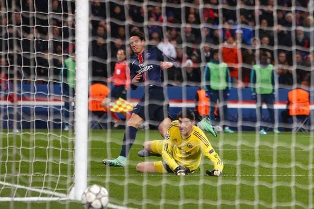 Themen der Woche - SPORT Fußball, Champions League, Paris St. Germain besiegt FC Chelsea Bilder des Tages - SPORT Fußball, Champions League, Paris St. Germain - FC Chelsea Edinson Cavani of PSG scores his sides second goal - UEFA Champions League - PSG vs Chelsea - Parc des Princes - Paris - 16 02 2016 Pic Philip Oldham SportImage EDITORIAL USE ONLY. No use with unauthorised audio, video, data, fixture lists, club league logos or live services. Online in-match use limited to 120 images, no video emulation. No use in betting, games or single club league player publications.