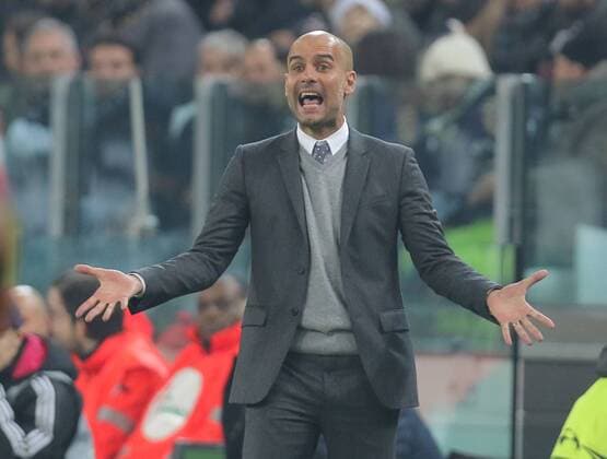 Trainer Cheftrainer Pep GUARDIOLA (FCB) gestikuliert und gibt Anweisungen, Aktion, Einzelbild, Gestik, Geste, Handbewegung, zeigen, deuten JUVENTUS TURIN - FC BAYERN MUENCHEN Achtelfinale, Fussball UEFA Champions League, in Turin, Italien, 23.02.2016 CL Saison 2015 2016, FCB, Muenchen