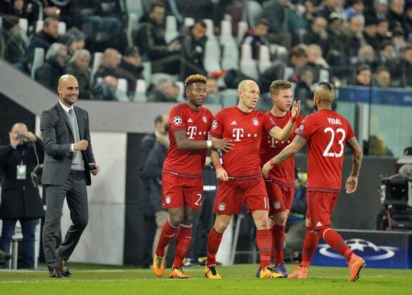 23.02.2016, Fussball Championsleague 2015 2016, Achtelfinale, Juventus Turin - FC Bayern München, in der Juventus Arena, Turin (Italien). Torjubel Arjen Robben (FC Bayern München), v.li: Trainer Pep Guardiola (FC Bayern München), David Alaba (FC Bayern München), Arjen Robben (FC Bayern München), Joshua Kimmich (FC Bayern München), Arturo Vidal (FC Bayern München).