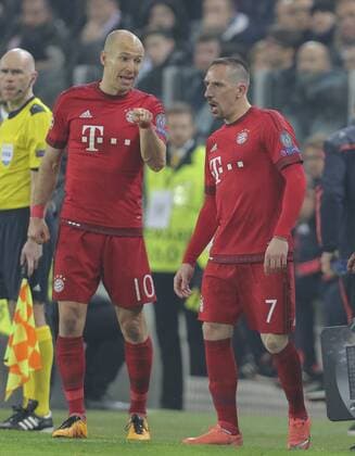 Arjen ROBBEN, FCB 10 Franck RIBERY, FCB 7 Einwechslung, Auswechslung, Wechsel, Spielerwechsel JUVENTUS TURIN - FC BAYERN MUENCHEN 2-2 Achtelfinale, Fussball UEFA Champions League, in Turin, Italien, 23.02.2016 CL Saison 2015 2016, FCB, Muenchen