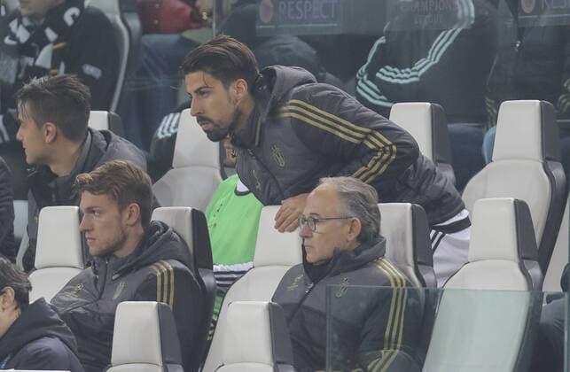 Sami KHEDIRA, JUVE 6 Ersatzbank, Spielerbank, Reserve, Trainerbank JUVENTUS TURIN - FC BAYERN MUENCHEN 2-2 Achtelfinale, Fussball UEFA Champions League, in Turin, Italien, 23.02.2016 CL Saison 2015 2016, FCB, Muenchen