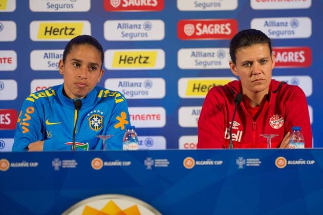 Fabiana da Silva Simoes (Brasilien), Christine Sinclair (Kapitän Kanada) Albufeira, Portugal, 08.03.2016 - Fussball, Frauenfussball, Algarve Cup 2016, Abschlusspressekonferenz, Fussball, Frauenfussball, Algarve Cup 2016, Abschlusspressekonferenz, xKLx