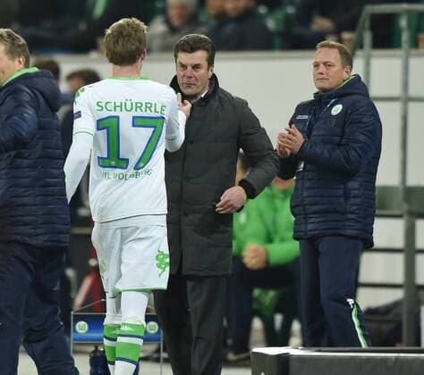 08.03.2016, Fussball, Saison 2015 2016, Champions League, Achtelfinale, VfL Wolfsburg - KAA Gent 1:0, v.li., Andre Schürrle, Andre Schuerrle (VfL Wolfsburg), Trainer Dieter Hecking (VfL Wolfsburg), Co Trainer Dirk Bremser (VfL Wolfsburg)