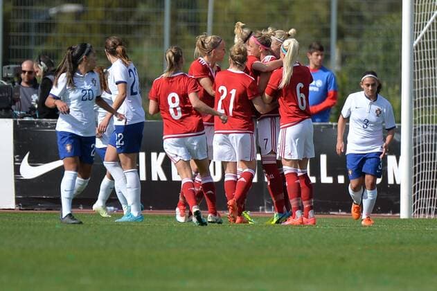 Torjubel Dänemark nach dem 1:0 von Sanne Troelsgaard (Dänemark) Parchal, Portugal, 09.03.2016 - Fussball, Frauenfussball, Algarve Cup 2016, Dänemark - Portugal, Fussball, Frauenfussball, Algarve Cup 2016, Dänemark - Portugal, xKLx