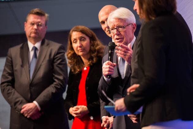 GER, Verleihung Integrationspreis 14.03.2016, Dortmund, Deutsches Fussball Museum, Verleihung des Integrationspreises, im Bild Reinhard Grindel (DFB-Schatzmeister), Aydan Özoguz (Bundesbeauftragte für Migration, Flüchtline und Integration), Dr. Dirk Jakobs (Daimler AG), Reinahrd Rauball (1. DFB-Vizepräsident und Ligapräsident), Ullrich Sierau (OB Dortmund), nphxRauch