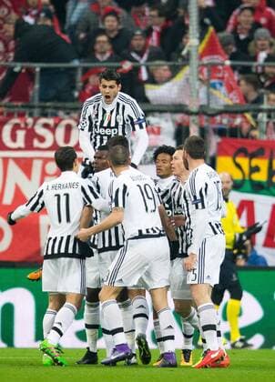 Muenchen 16.03.2016, Allianz Arena, Muenchen, GER, UEFA CL, FC Bayern Muenchen vs Juventus Turin, Achtelfinale, Rueckspiel, im Bild Jubel bei Juventus nach dem 0:1 Paul Pogba (Juventus) during the UEFA Champions League Round of 16, 2nd Leg match between FC Bayern Munich and Juventus Turin at the Allianz Arena in Munich, Germany on 2016 03 16. EP_gro