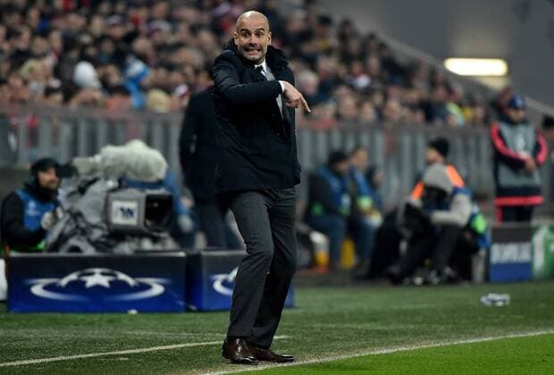 16.03.2016, xjhx, Fussball Champions League, FC Bayern Muenchen - Juventus Turin, emspor, v.l. Josep Pep Guardiola (Trainer FC Bayern Muenchen) enttaeuscht, enttaeuscht schauend, dissapointed gibt Anweisungen, gestikuliert, mit den Armen gestikulieren gives instructions, gesticulate, gesticolando.