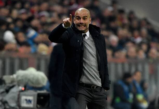16.03.2016, xjhx, Fussball Champions League, FC Bayern Muenchen - Juventus Turin, emspor, v.l. Josep Pep Guardiola (Trainer FC Bayern Muenchen) enttaeuscht, enttaeuscht schauend, dissapointed gibt Anweisungen, gestikuliert, mit den Armen gestikulieren gives instructions, gesticulate, gesticolando.