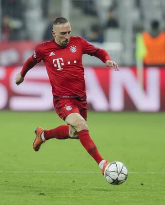 Franck RIBERY, FCB 7 Einzelaktion mit Ball, Ganzfigur, Freisteller, Einzelbild, Hochformat, Aktion, Ganzkörper, Einzelaufnahmen, Action Ballannahme, Ballbehandlung FC BAYERN MUENCHEN - JUVENTUS TURIN 4-2 Achtelfinale, Football UEFA Champions League, Munich, 16.03.2016 CL Saison 2015 2016