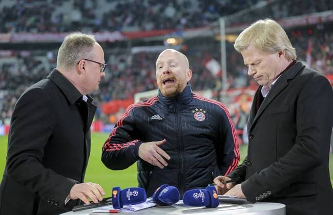 Oliver WELKE,Matthias SAMMER, FCB Sportdirektor Oliver KAHN, Co Moderator Fernsehen,Journalisten, TV, Medien, Interview, interviewen, FC BAYERN MUENCHEN - JUVENTUS TURIN 4-2 Achtelfinale, Football UEFA Champions League, Munich, 16.03.2016 CL Saison 2015 2016