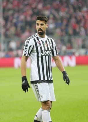 Sami KHEDIRA, JUVE 6 Halbfigur, Freisteller , Aktion, Einzelbild, Portrait, Porträt, FC BAYERN MUENCHEN - JUVENTUS TURIN 4-2 Achtelfinale, Football UEFA Champions League, Munich, 16.03.2016 CL Saison 2015 2016