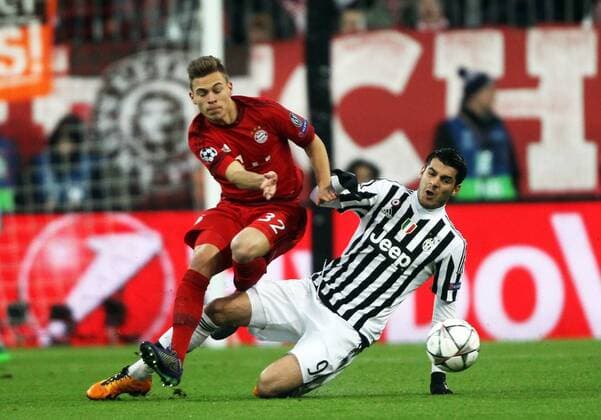 Fussball, Champions League, 2015 2016, Herren, Achtelfinale, Rückspiel, 16.03.2016, FC Bayern München - Juventus Turin v.l. Aktion, Zweikampf, Spielszene, action, Joshua Kimmich, FC Bayern München, Alvaro Morata, Juventus Turin,