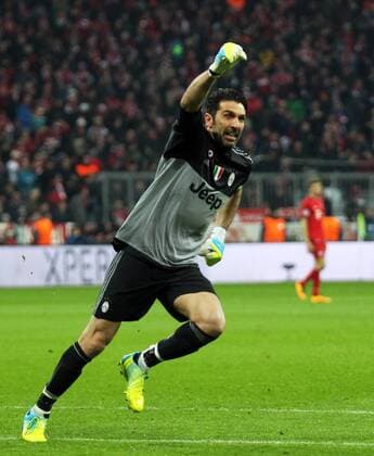 Fussball, Champions League, 2015 2016, Herren, Achtelfinale, Rückspiel, 16.03.2016, FC Bayern München - Juventus Turin v.l. Aktion, Freude, jubeln, Jubel nach Tor zum 0-2 Gianluigi Buffon, Juventus Turin,
