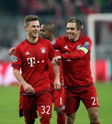 Fussball, Champions League, 2015 2016, Herren, Achtelfinale, Rückspiel, 16.03.2016, FC Bayern München - Juventus Turin 4-2, nach Verlängerung, v.l. Jubel nach Spiel, Abklatschen, Joshua Kimmich, FC Bayern München, Philipp Lahm, FC Bayern München,