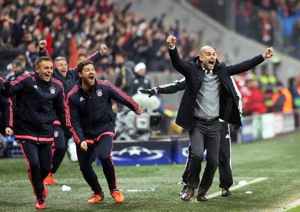 Fussball, Champions League, 2015 2016, Herren, Achtelfinale, Rückspiel, 16.03.2016, FC Bayern München - Juventus Turin 4-2, nach Verlängerung, v.l. Aktion, Freude, jubeln, Jubel nach Tor zum 4-2, Trainer Pep Guardiola, FC Bayern München, li. Rafinha, FC Bayern München, Xabi Alonso, FC Bayern München, xklausxschillingerx