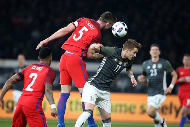 Berlin, Fussball, Soccer, DFB, Länderspiel, Testspiel, Freundschaftsspiel, Deutschland - England, Gary Calhill, England , Marco Reus, Deutschland,26.03.2016, Olympiastadion Berlin,