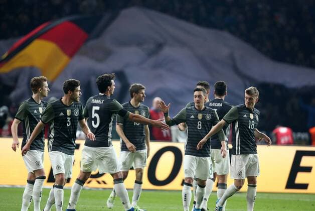 Berlin, Fussball, Soccer, DFB, Länderspiel, Testspiel, Freundschaftsspiel, Deutschland - England, Marco Reus, Jonas hector, Mats Hummels, Thomas Müller, Mesut özil, Toni Kroos, alle Deutschland, 26.03.2016, Olympiastadion Berlin,