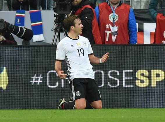 Fußball, Länderspiel, Deutschland - Italien Fussball, Herren, Saison 2015 16, Länderspiel in München, Deutschland - Italien, Mario Götze (Deutschland), Jubel nach Tor zum 2:0, 29.03.2016,