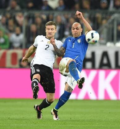 Fußball, Länderspiel, Deutschland - Italien Fussball, Herren, Saison 2015 16, Länderspiel in München, Deutschland - Italien, v. l. Shkodran Mustafi (Deutschland), Simone Zaza (Italien), 29.03.2016,