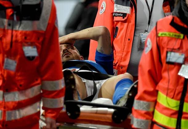 29.03.2016, xjhx, Fussball Testspiel, Deutschland - Italien, emspor v.l. Leonardo Bonucci (Italien) receive an injury, bursied, harried, hurt, injured, injury, trauma, disappointed, crestfallen, verletzt, Verletztung und wird von Sanitaetern von Platz getragen
