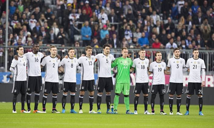 München, 29.03.2016, Allianz Arena Sebastian Rudy (Deutschland), Antonio Rüdiger, Shkodran Mustafi (Deutschland), Mesut Özil (Deutschland), Thomas Müller (Deutschland), Mats Hummels (Deutschland), Torwart Marc Andre ter Stegen (Deutschland), Toni Kroos, Mario Götze, Jonas Hector (Deutschland), Julian Draxler Deutschland - Italien mm